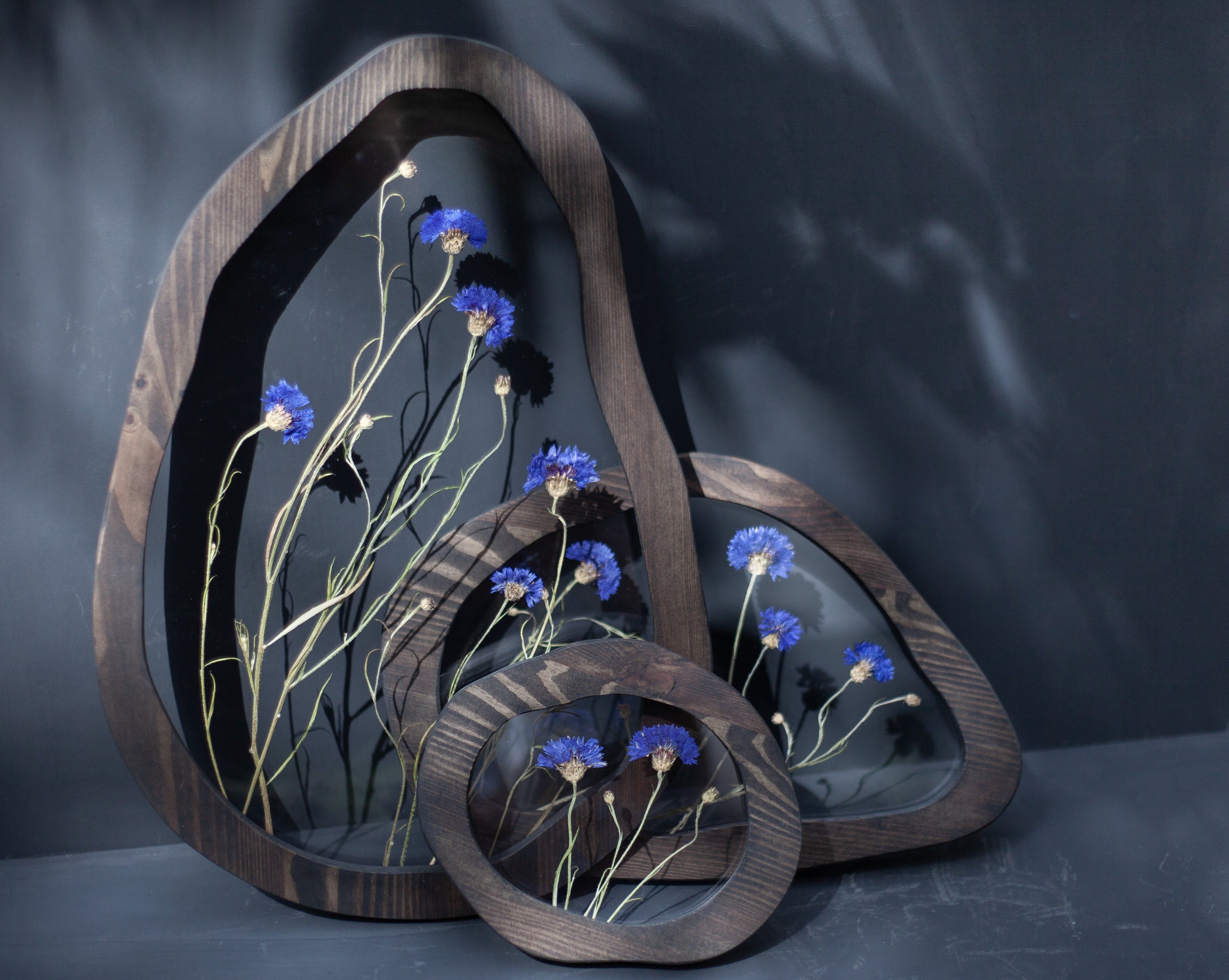 Blue Field – Emerald Rabbit