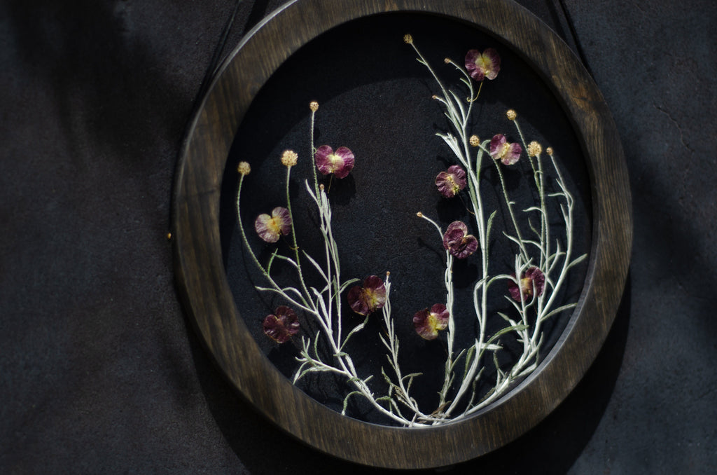 Cadre de fleurs pressées d. 9" et 12" - Argent et bordeaux